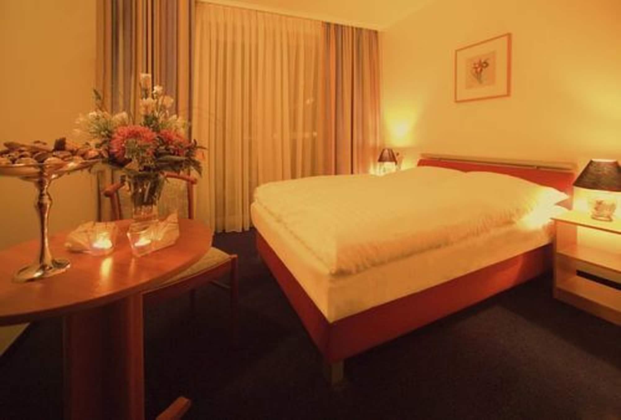 Hotel Mercedes/Centrum Hamburg Zewnętrze zdjęcie