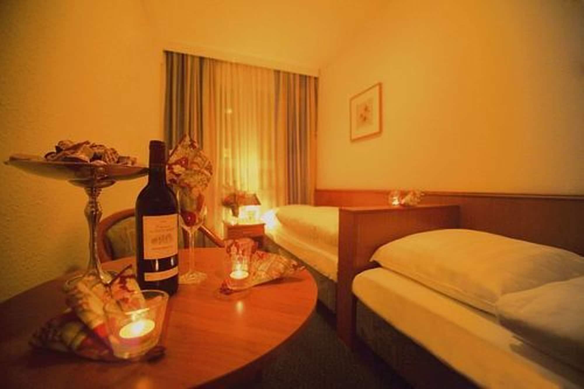 Hotel Mercedes/Centrum Hamburg Zewnętrze zdjęcie