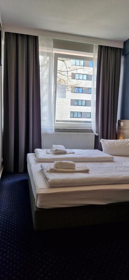 Hotel Mercedes/Centrum Hamburg Zewnętrze zdjęcie